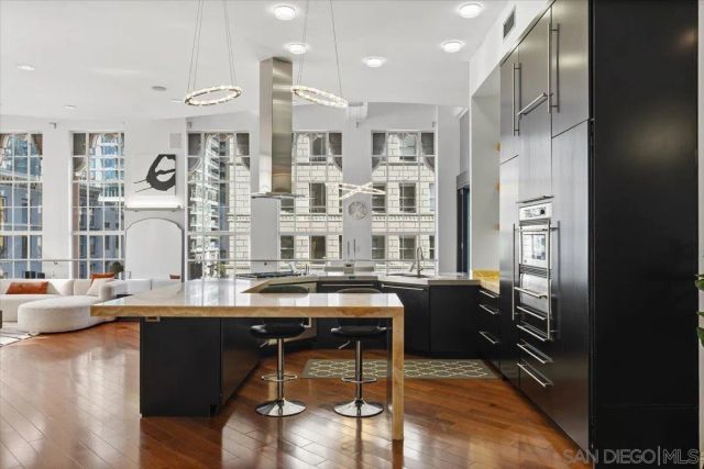 950 6Th Ave 432, San Diego, CA 92101