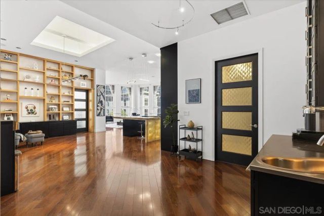 950 6Th Ave 432, San Diego, CA 92101