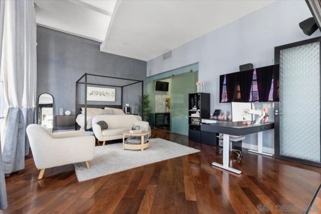 950 6Th Ave 432, San Diego, CA 92101