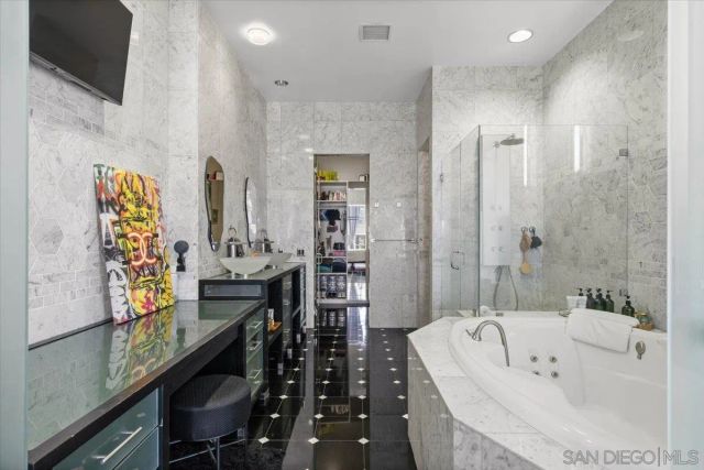 950 6Th Ave 432, San Diego, CA 92101