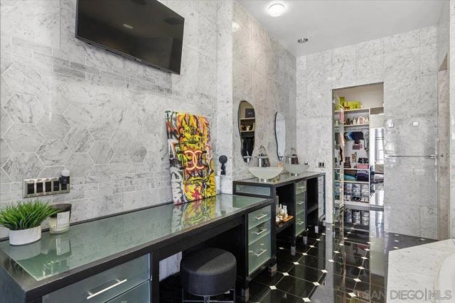 950 6Th Ave 432, San Diego, CA 92101