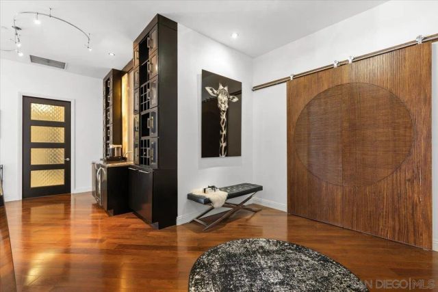 950 6Th Ave 432, San Diego, CA 92101