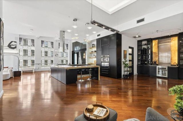 950 6Th Ave 432, San Diego, CA 92101