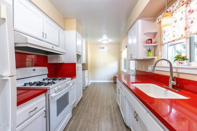 2391 El Molino Avenue, Altadena, CA 91001