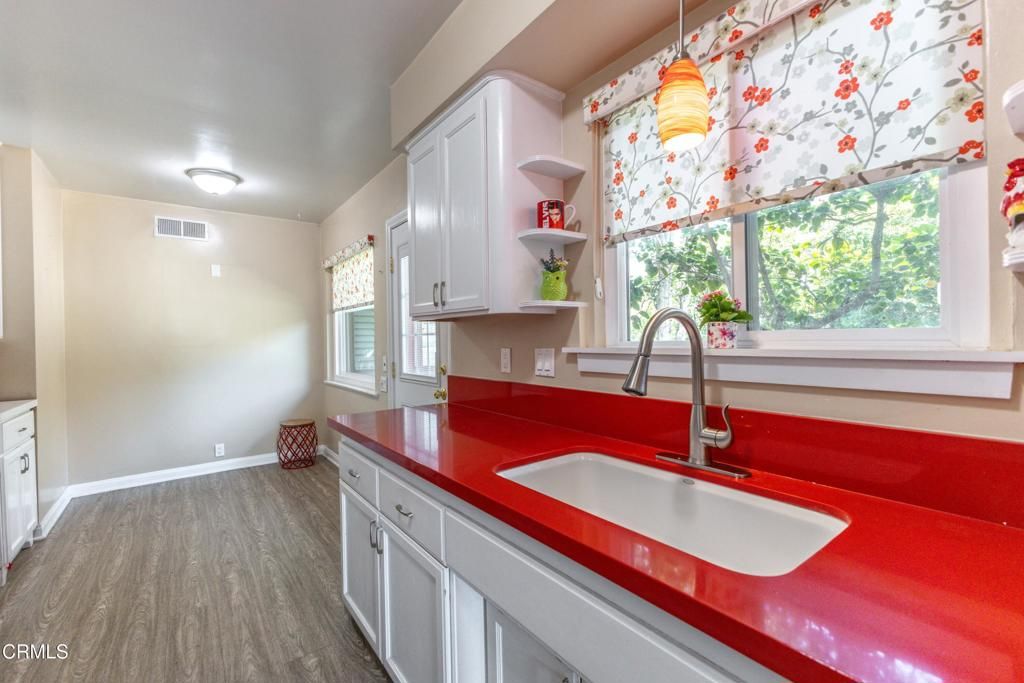 Image 11 of property listing at 2391 El Molino Avenue, Altadena, CA 91001