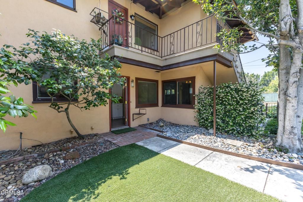 Image 21 of property listing at 2391 El Molino Avenue, Altadena, CA 91001