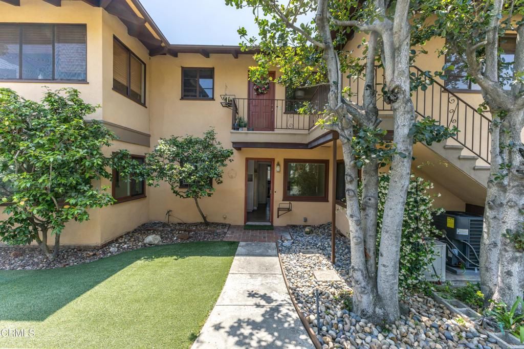 Image 22 of property listing at 2391 El Molino Avenue, Altadena, CA 91001