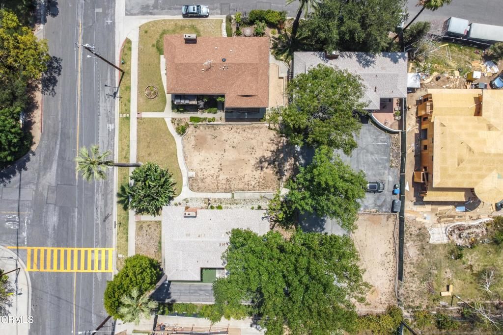 Image 24 of property listing at 2391 El Molino Avenue, Altadena, CA 91001