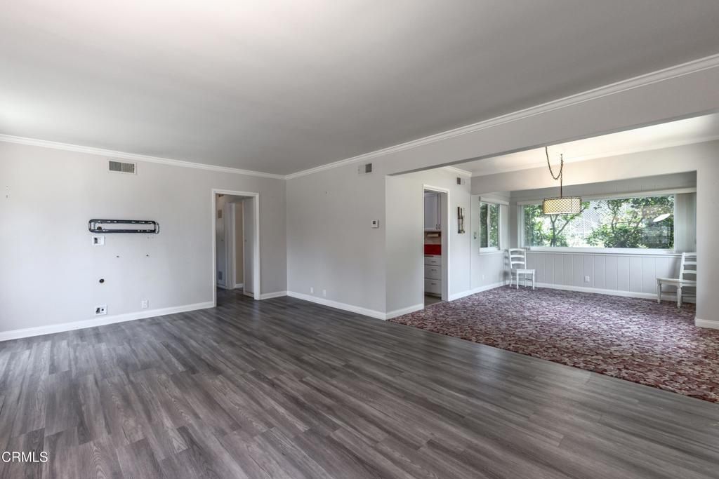 Image 4 of property listing at 2391 El Molino Avenue, Altadena, CA 91001