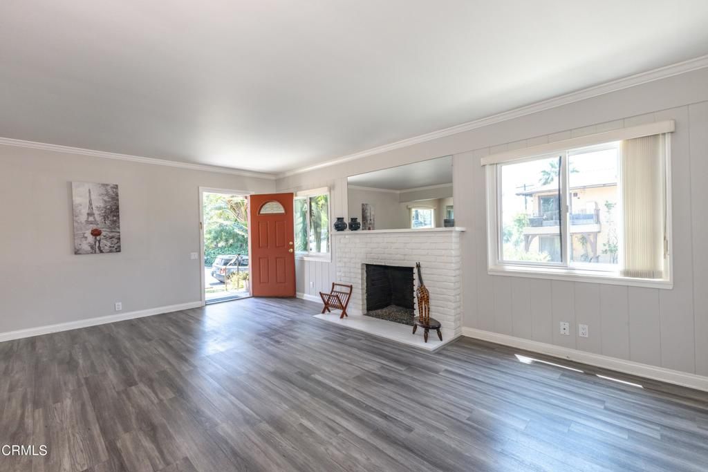 Image 6 of property listing at 2391 El Molino Avenue, Altadena, CA 91001