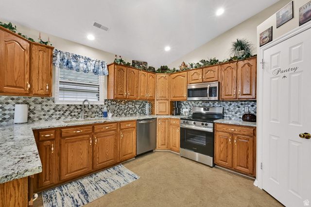 903 W 1730 N, Clinton, UT 84015