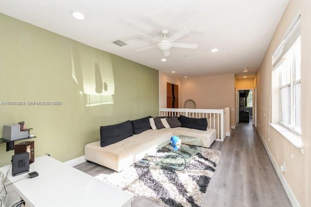 999 N Harbor Vw N, Hollywood, FL 33019