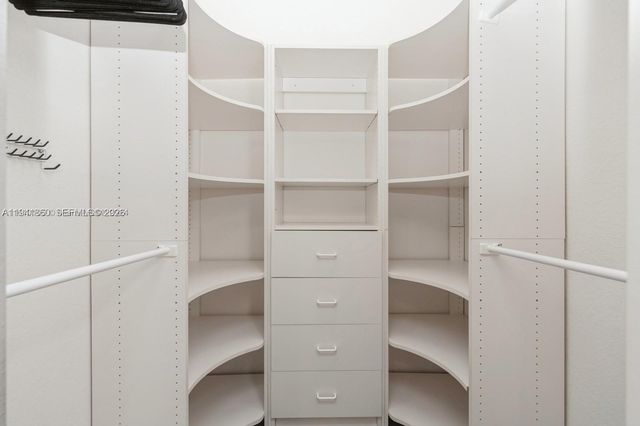 999 N Harbor Vw N, Hollywood, FL 33019