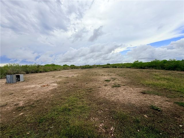 155 County Road 3032, Orange Grove, TX 78372