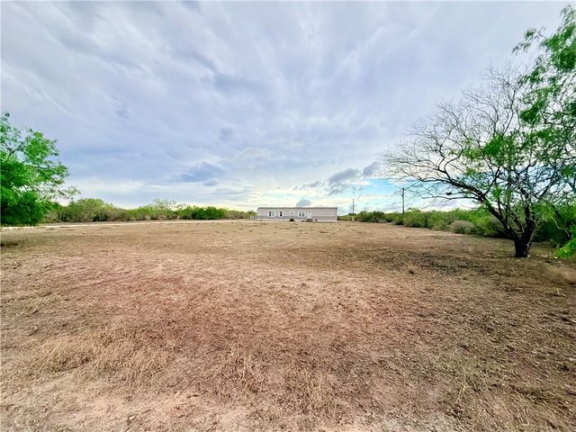 155 County Road 3032, Orange Grove, TX 78372