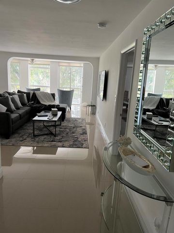 7370 Orangewood Lane 204 A, Boca Raton, FL 33433