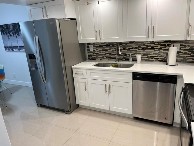 7370 Orangewood Lane 204 A, Boca Raton, FL 33433