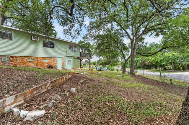 1016 Windy Shores LOOP, Spicewood, TX 78669