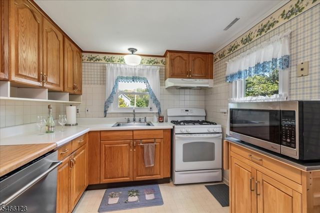 47 Furnace Ave, Wanaque Boro, NJ 07465