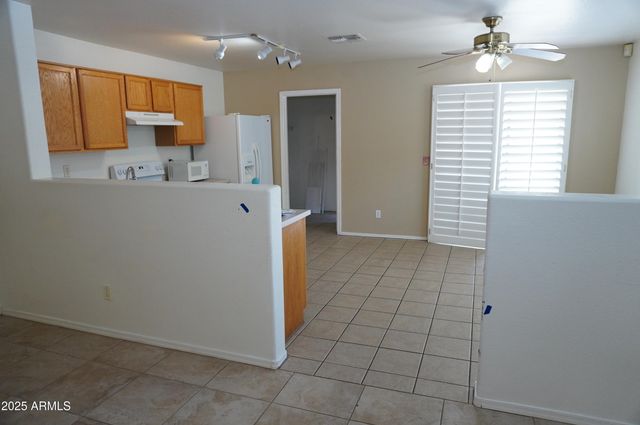 983 E DENIM Trail, San Tan Valley, AZ 85143