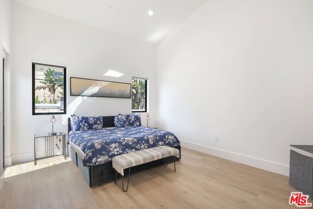 1236 N Spaulding Avenue 3, West Hollywood, CA 90046