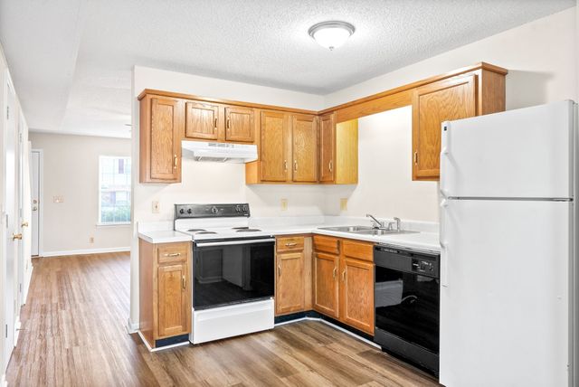 2303 Raleigh Ct Apt 5, Clarksville, TN 37043