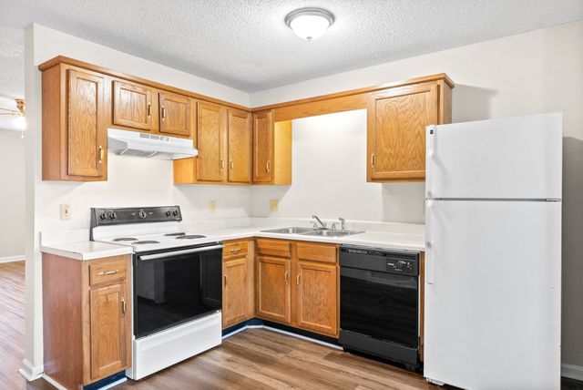 2303 Raleigh Ct Apt 5, Clarksville, TN 37043