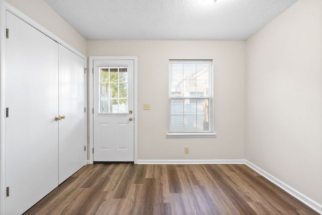 2303 Raleigh Ct Apt 5, Clarksville, TN 37043