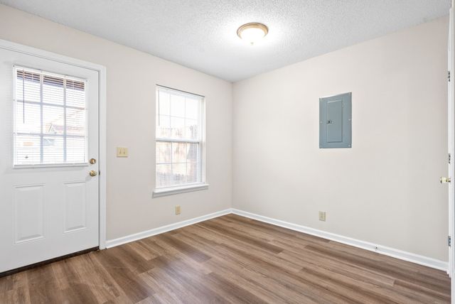 2303 Raleigh Ct Apt 5, Clarksville, TN 37043