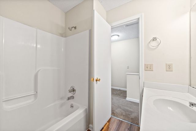 2303 Raleigh Ct Apt 5, Clarksville, TN 37043