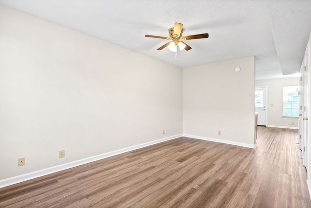 2303 Raleigh Ct Apt 5, Clarksville, TN 37043