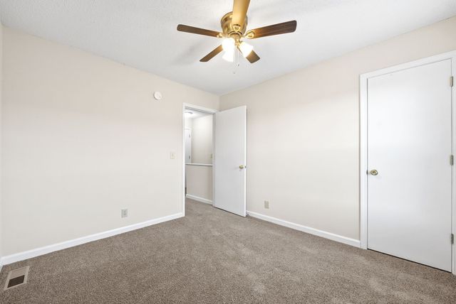 2303 Raleigh Ct Apt 5, Clarksville, TN 37043
