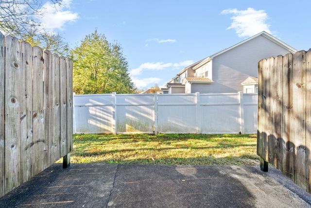 2303 Raleigh Ct Apt 5, Clarksville, TN 37043