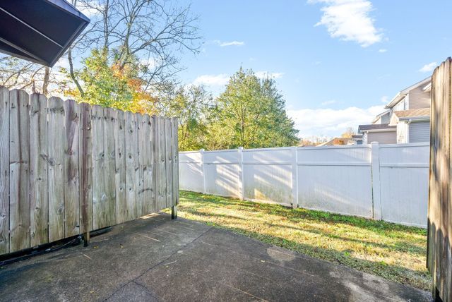 2303 Raleigh Ct Apt 5, Clarksville, TN 37043