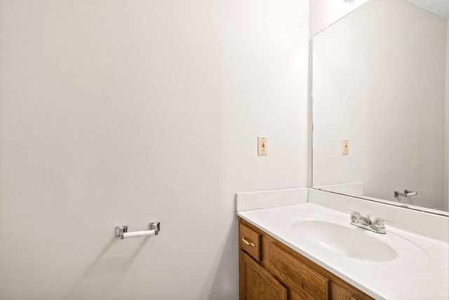 2303 Raleigh Ct Apt 5, Clarksville, TN 37043
