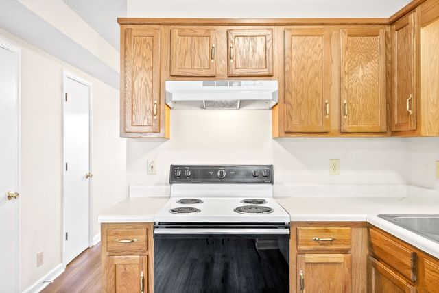 2303 Raleigh Ct Apt 5, Clarksville, TN 37043