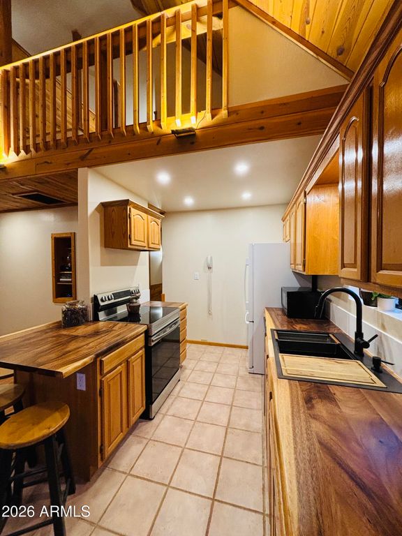 Image 15 of property listing at 2799 APACHE Drive, Happy Jack, AZ 86024