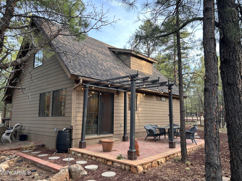 Image 4 of property listing at 2799 APACHE Drive, Happy Jack, AZ 86024