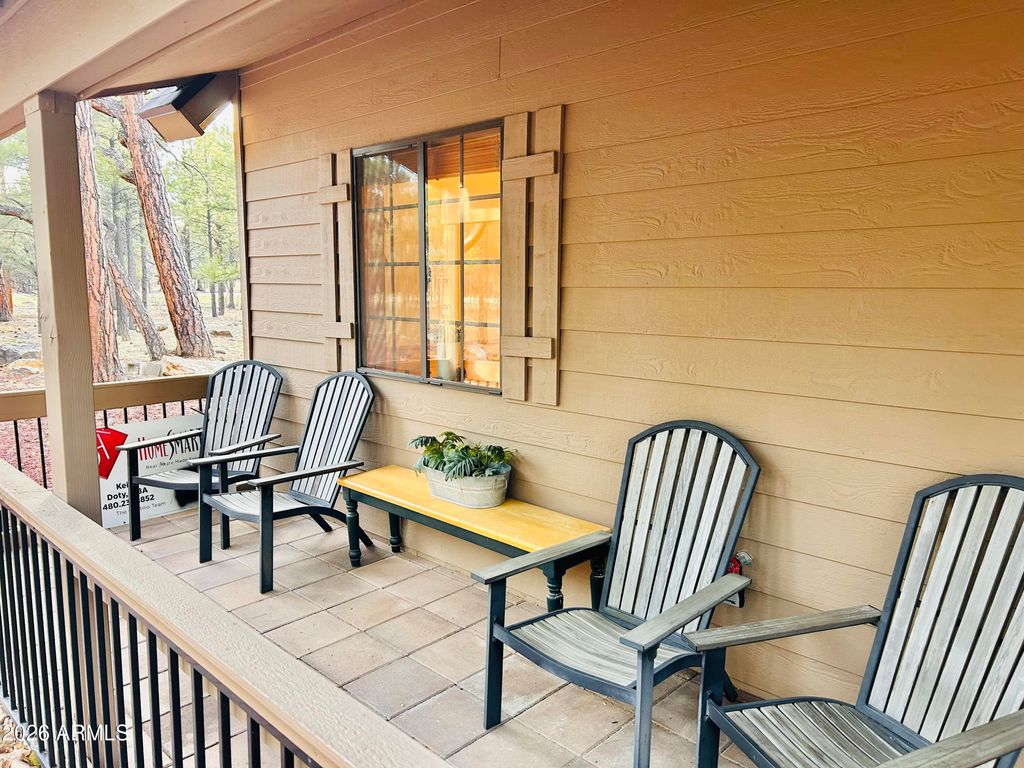 Image 5 of property listing at 2799 APACHE Drive, Happy Jack, AZ 86024