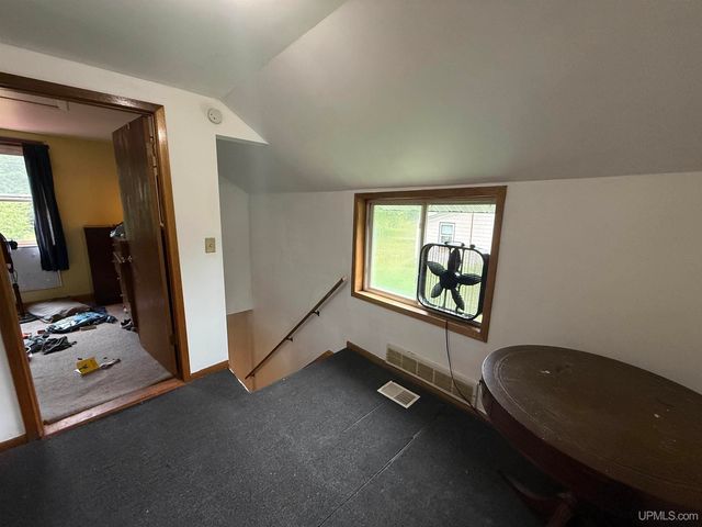 E5372 M94 Highway, Munising, MI 49862