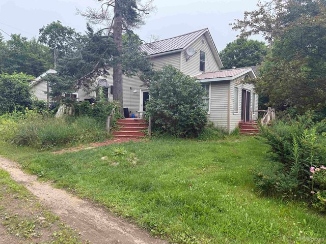 E5372 M94 Highway, Munising, MI 49862