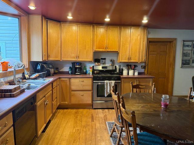 E5372 M94 Highway, Munising, MI 49862