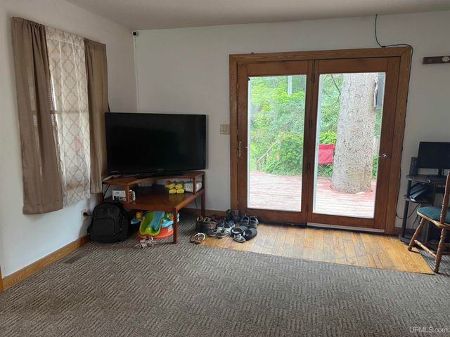 E5372 M94 Highway, Munising, MI 49862