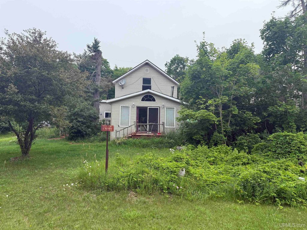 E5372 M94 Highway, Munising, MI 49862