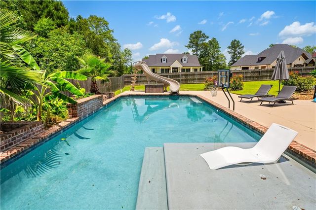 500 RICHFIELD Place, Pineville, LA 71360
