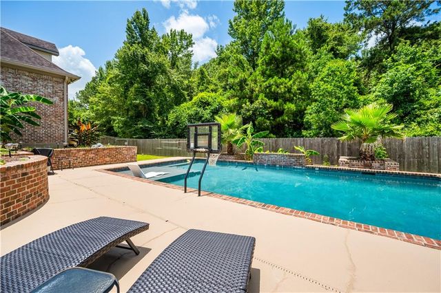 500 RICHFIELD Place, Pineville, LA 71360