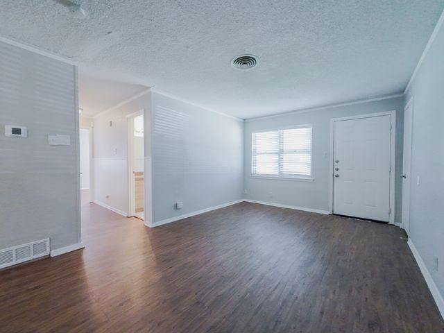 3704 Eastridge Drive, Haltom City, TX 76117