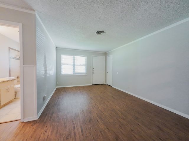 3704 Eastridge Drive, Haltom City, TX 76117