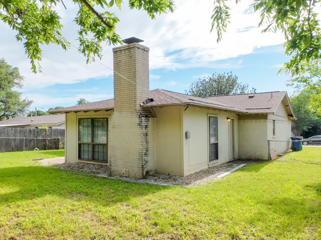 3704 Eastridge Drive, Haltom City, TX 76117