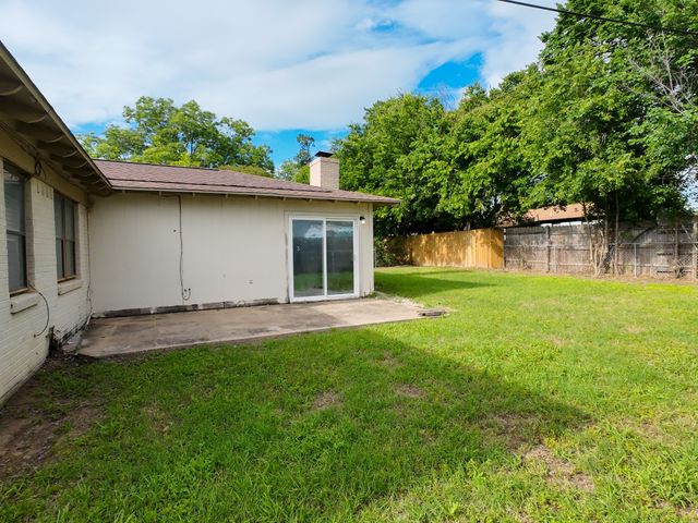 3704 Eastridge Drive, Haltom City, TX 76117